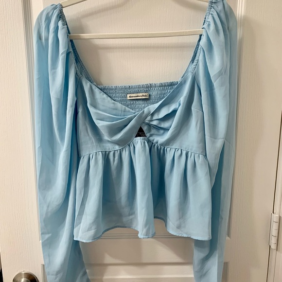 NWT Abercrombie Twist Front Blouse - Picture 1 of 8